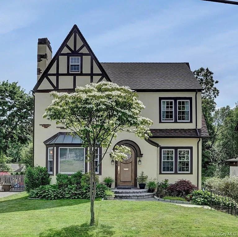Landscaping plants for front of house