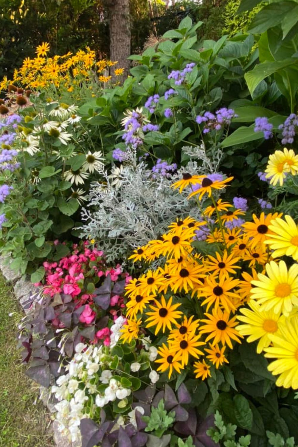 How to get rid of weeds in flower bed without killing plants