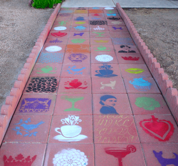 Cheap walkway ideas for muddy yards low maintenance