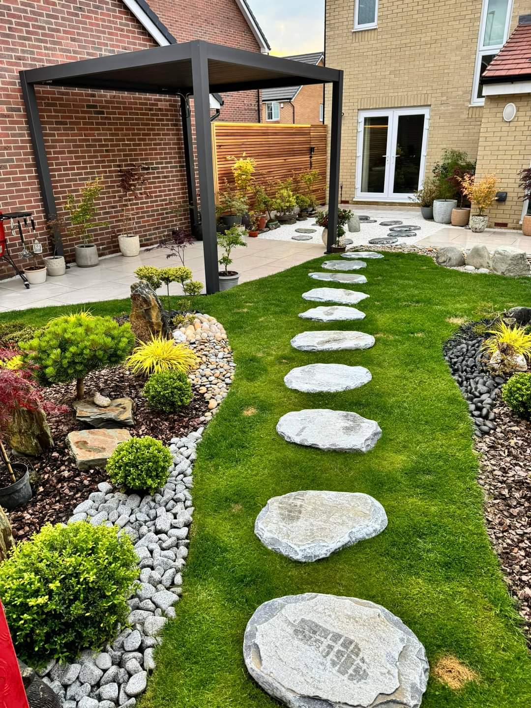 Small white stone landscaping ideas for yard